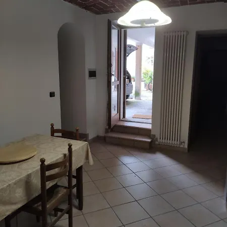 Casa Mo アパート アルバ